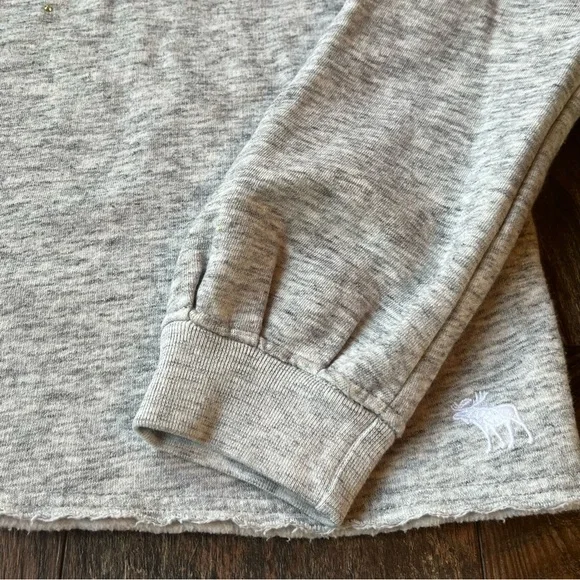 Rhinestone sweatshirt (13/14)
Heather oatmeal/grey - Picture 6 of 10